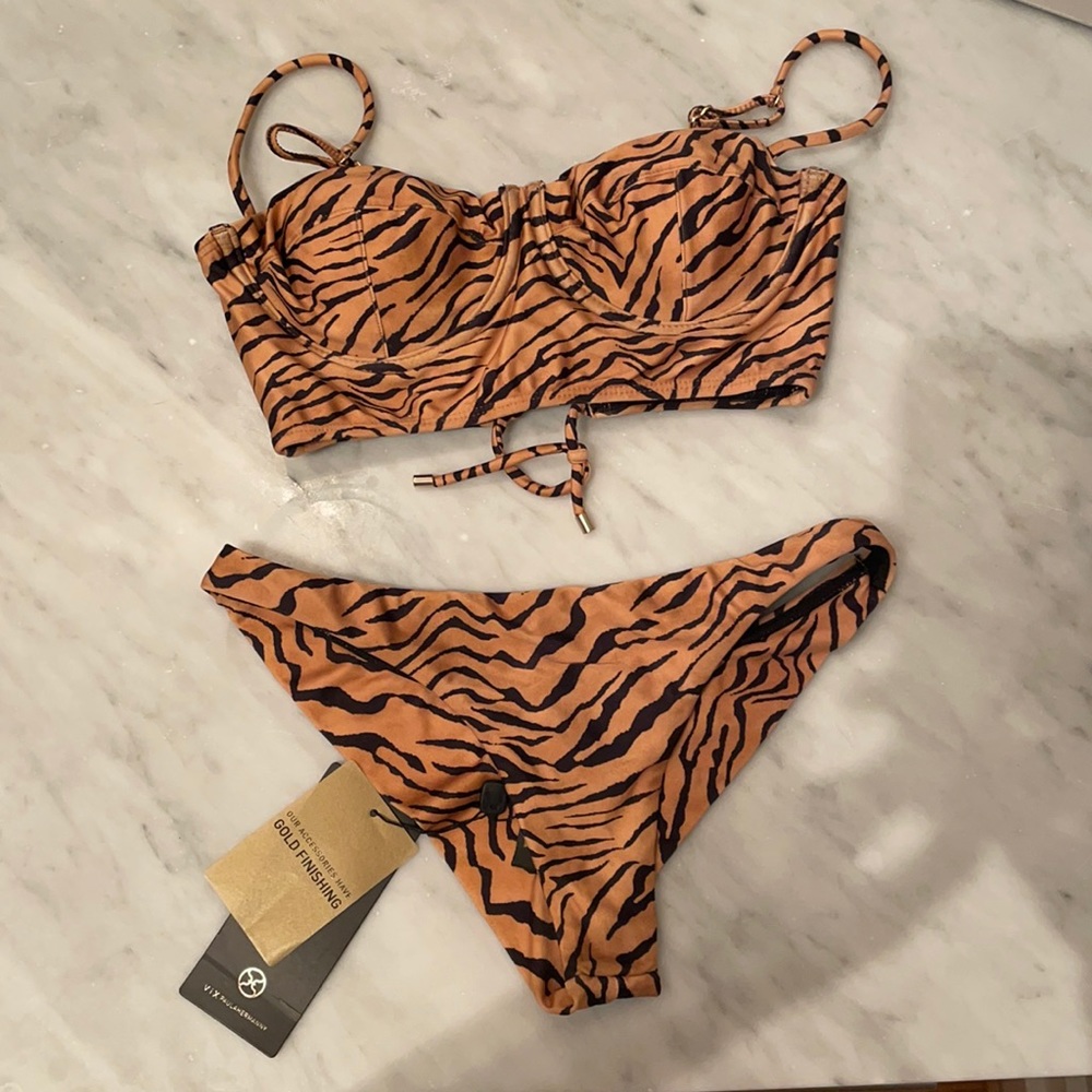 New with tags! Underwire animal print bikini